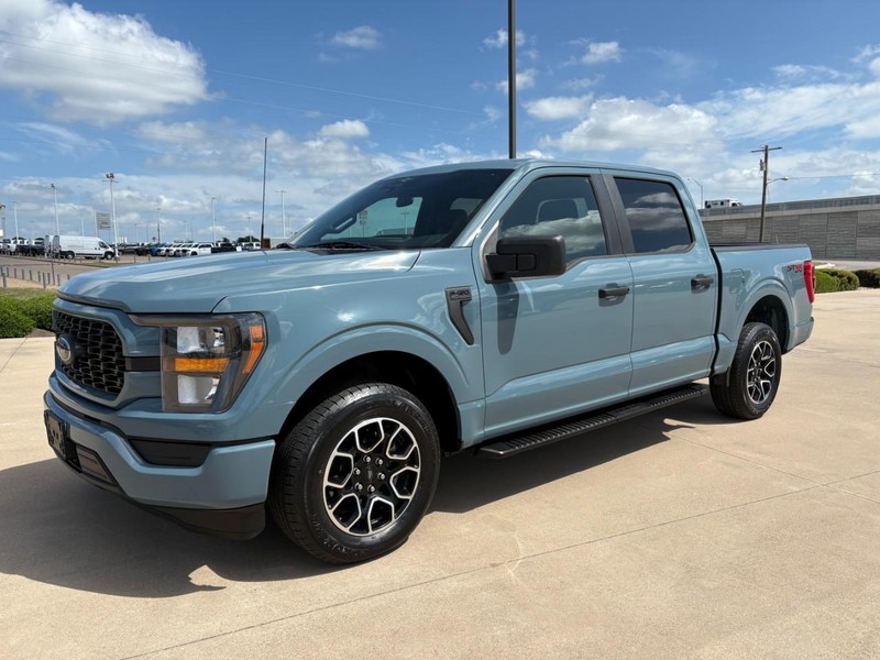 Ford F-150 Vehicle Full-screen Gallery Image 2