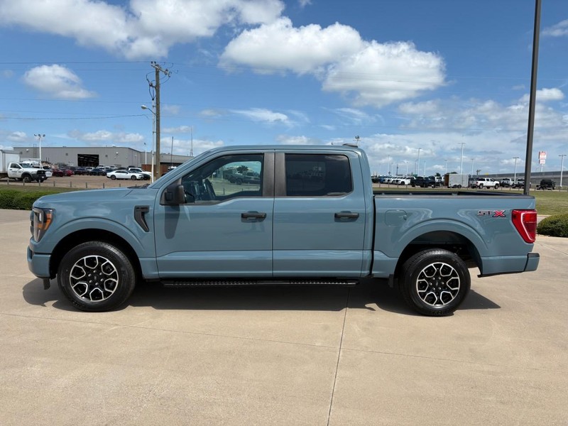 Ford F-150 Vehicle Full-screen Gallery Image 3
