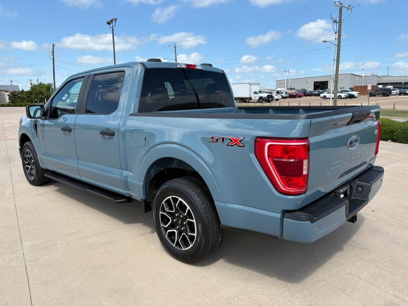 Ford F-150 Vehicle Full-screen Gallery Image 4