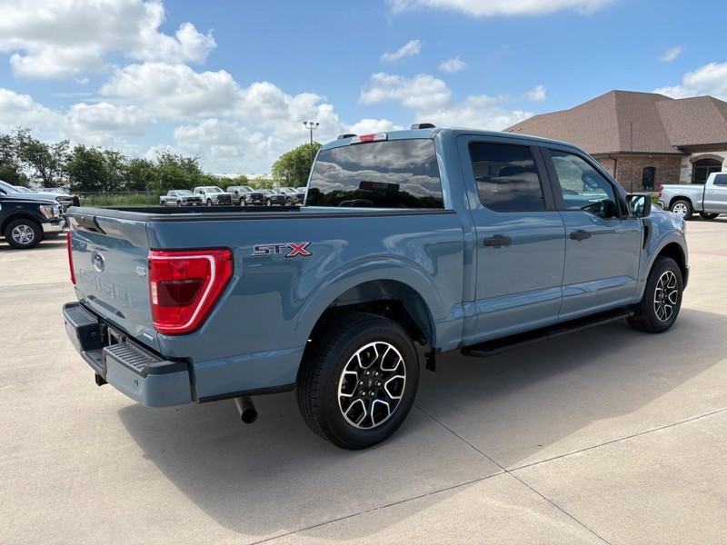 Ford F-150 Vehicle Full-screen Gallery Image 6