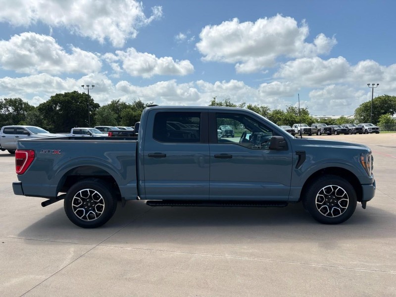 Ford F-150 Vehicle Full-screen Gallery Image 7