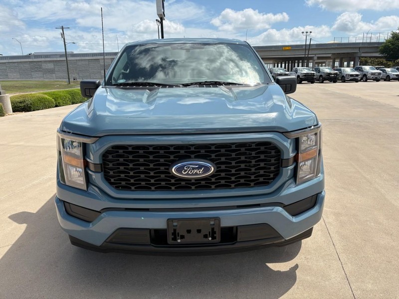 Ford F-150 Vehicle Full-screen Gallery Image 9