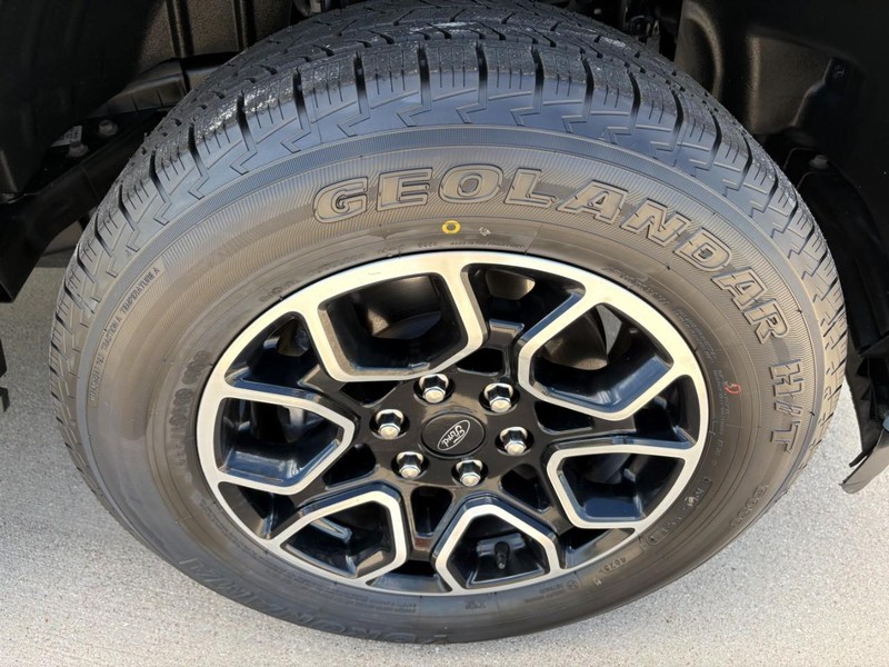Ford F-150 Vehicle Full-screen Gallery Image 10