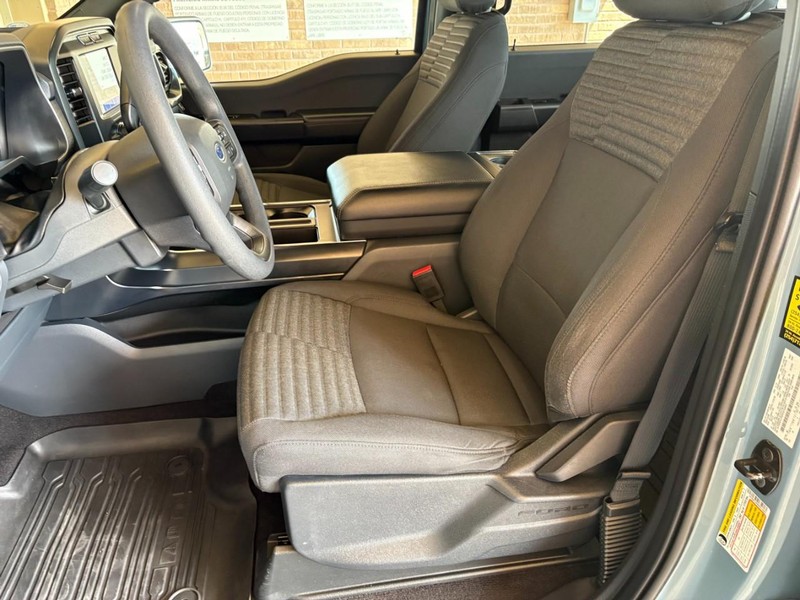Ford F-150 Vehicle Full-screen Gallery Image 14