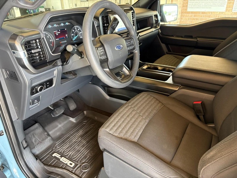 Ford F-150 Vehicle Full-screen Gallery Image 15