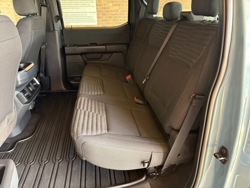 Ford F-150 Vehicle Full-screen Gallery Image 16