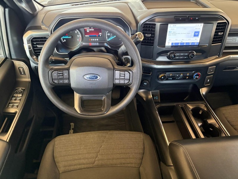 Ford F-150 Vehicle Full-screen Gallery Image 18