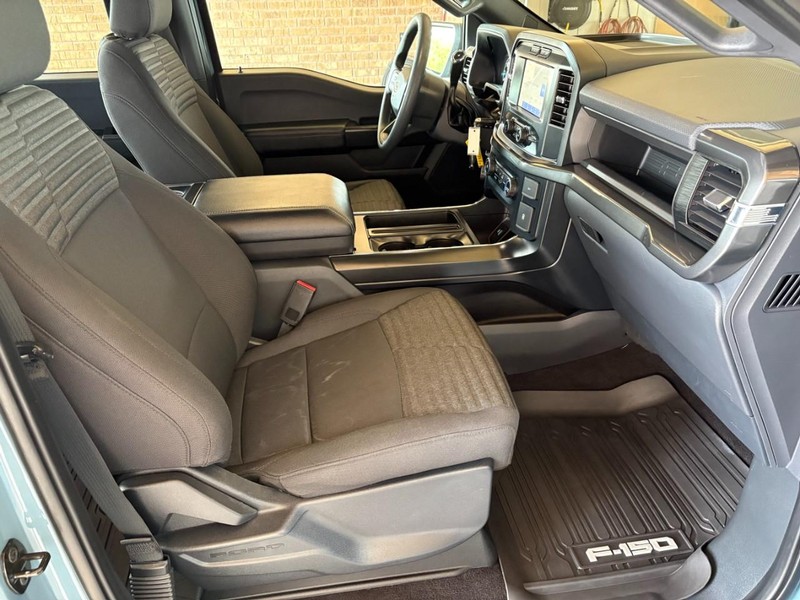 Ford F-150 Vehicle Full-screen Gallery Image 22