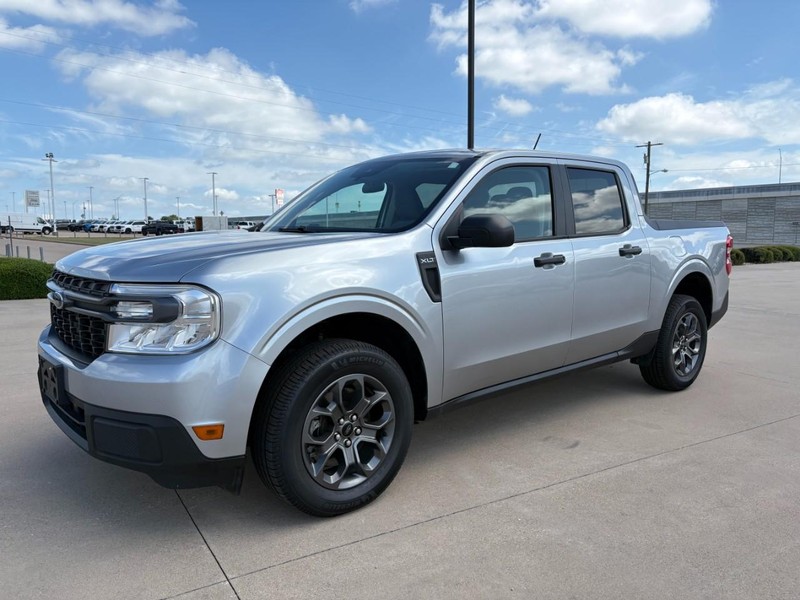 Ford Maverick Vehicle Full-screen Gallery Image 2