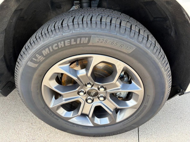 Ford Maverick Vehicle Full-screen Gallery Image 10