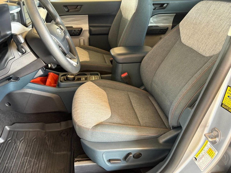 Ford Maverick Vehicle Full-screen Gallery Image 13