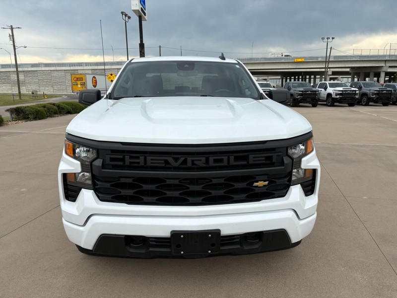 Chevrolet Silverado 1500 Vehicle Full-screen Gallery Image 9