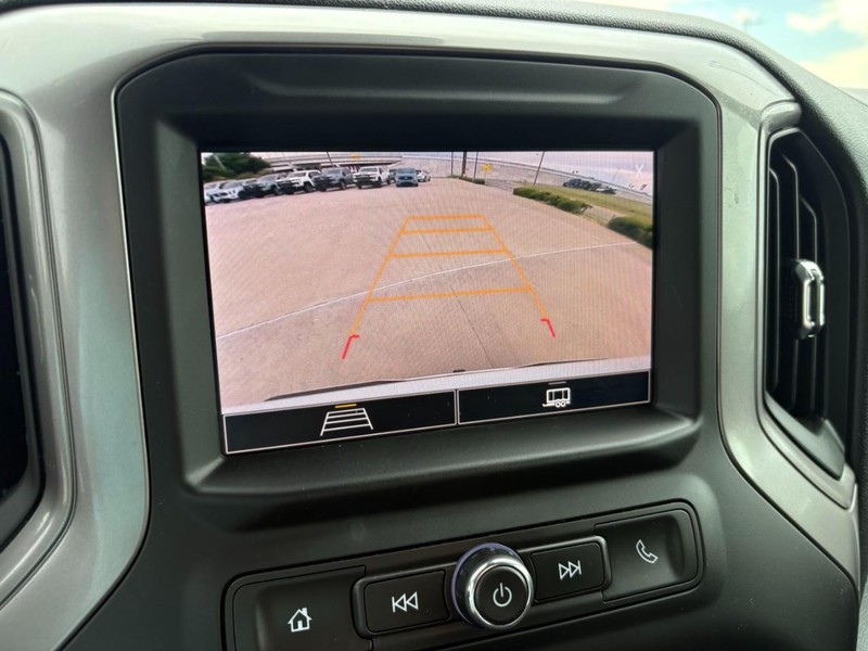 Chevrolet Silverado 1500 Vehicle Full-screen Gallery Image 27