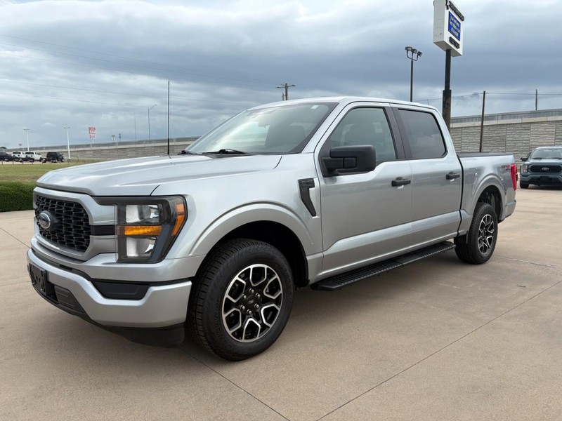 Ford F-150 Vehicle Full-screen Gallery Image 2
