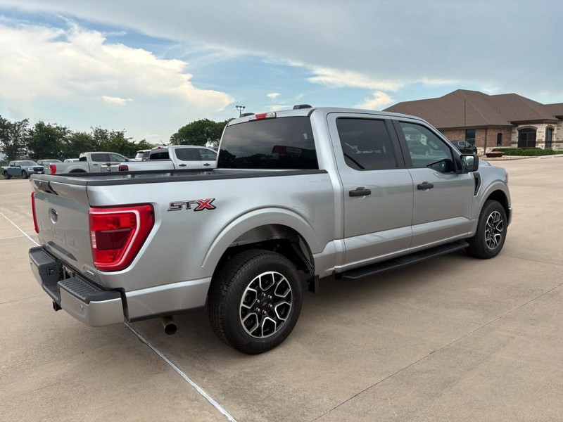 Ford F-150 Vehicle Full-screen Gallery Image 6