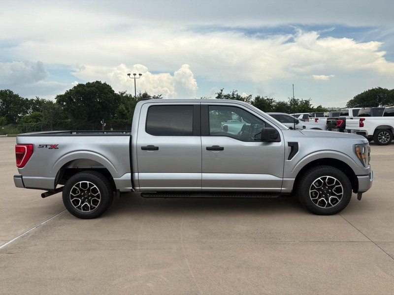 Ford F-150 Vehicle Full-screen Gallery Image 7