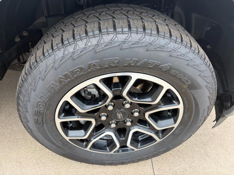 Ford F-150 Vehicle Full-screen Gallery Image 10