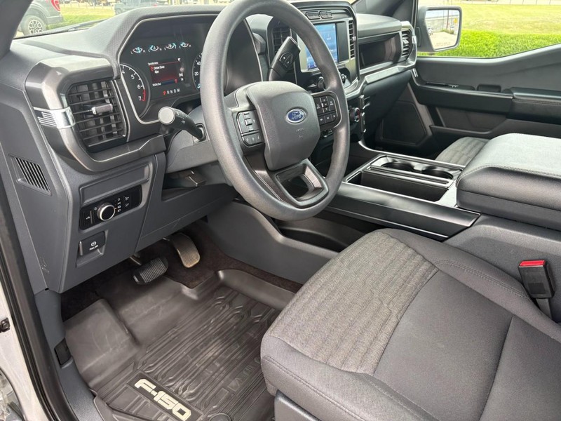 Ford F-150 Vehicle Full-screen Gallery Image 13