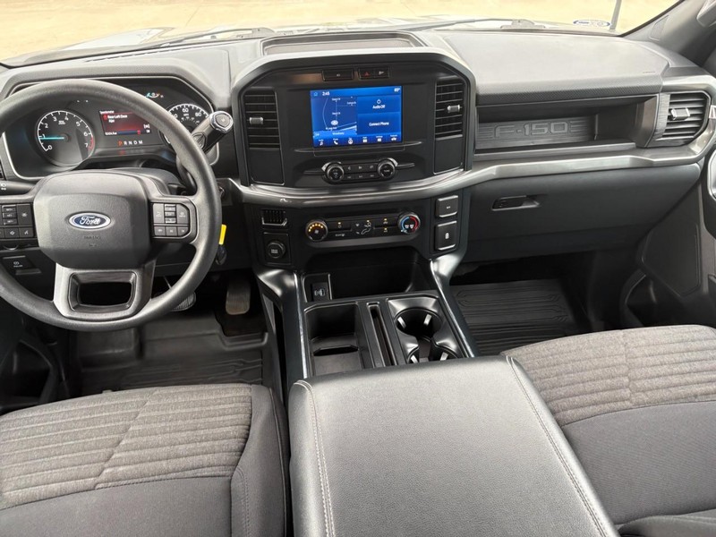 Ford F-150 Vehicle Full-screen Gallery Image 16