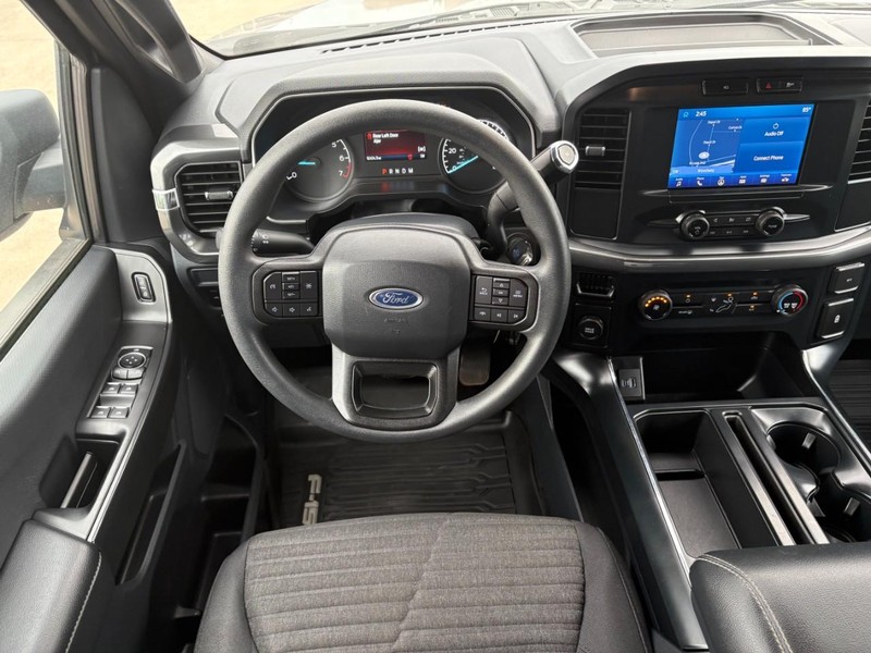 Ford F-150 Vehicle Full-screen Gallery Image 17