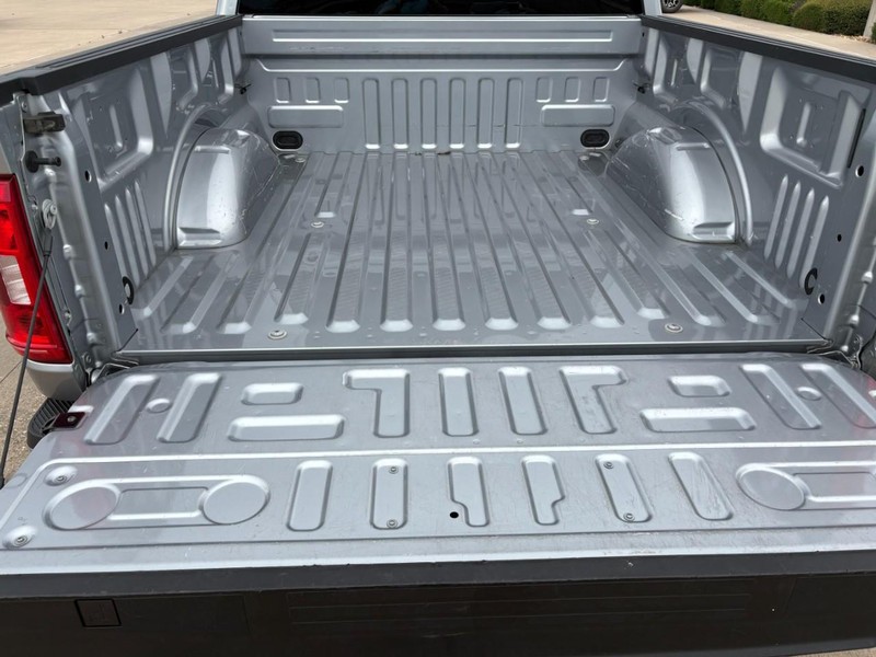 Ford F-150 Vehicle Full-screen Gallery Image 18