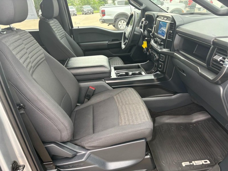 Ford F-150 Vehicle Full-screen Gallery Image 21