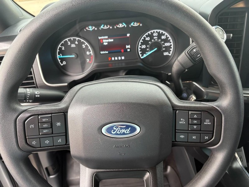 Ford F-150 Vehicle Full-screen Gallery Image 22