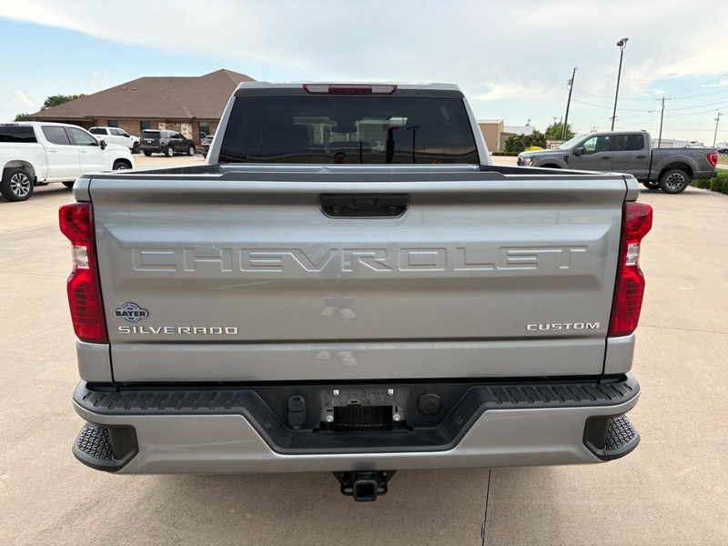 Chevrolet Silverado 1500 Vehicle Full-screen Gallery Image 5