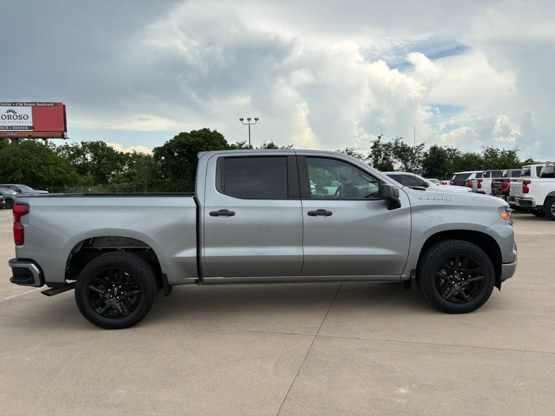 Chevrolet Silverado 1500 Vehicle Full-screen Gallery Image 7