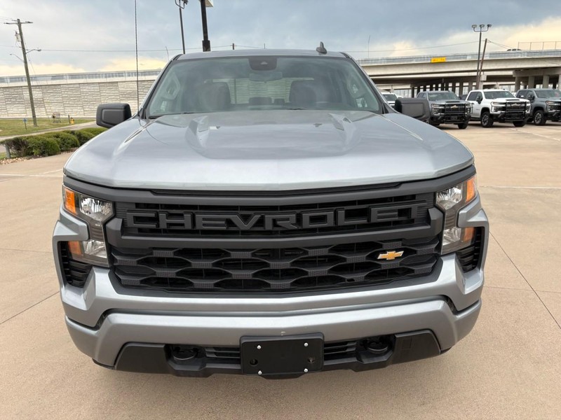 Chevrolet Silverado 1500 Vehicle Full-screen Gallery Image 9