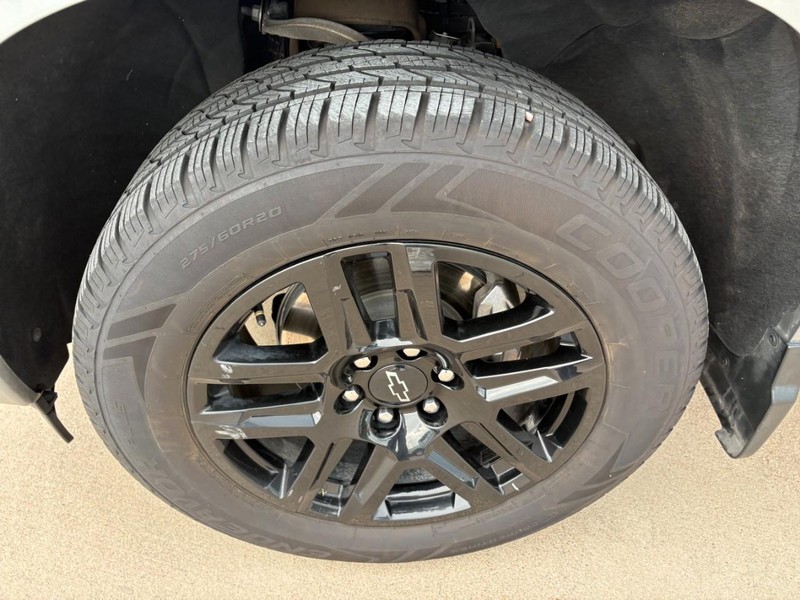 Chevrolet Silverado 1500 Vehicle Full-screen Gallery Image 10