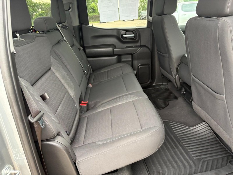 Chevrolet Silverado 1500 Vehicle Full-screen Gallery Image 19