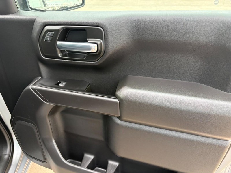 Chevrolet Silverado 1500 Vehicle Full-screen Gallery Image 20