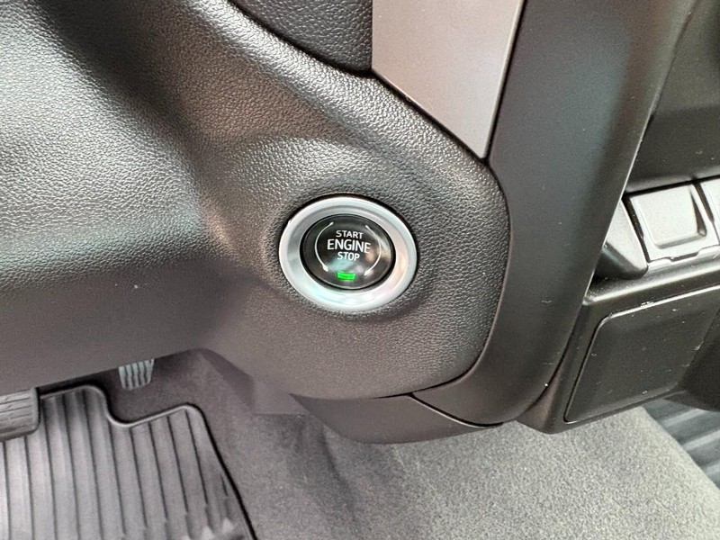 Chevrolet Silverado 1500 Vehicle Full-screen Gallery Image 25