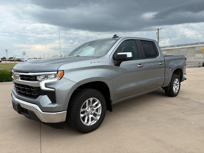 Chevrolet Silverado 1500 Vehicle Full-screen Gallery Image 2