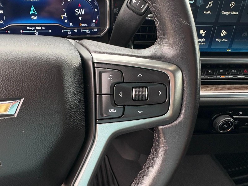 Chevrolet Silverado 1500 Vehicle Full-screen Gallery Image 24