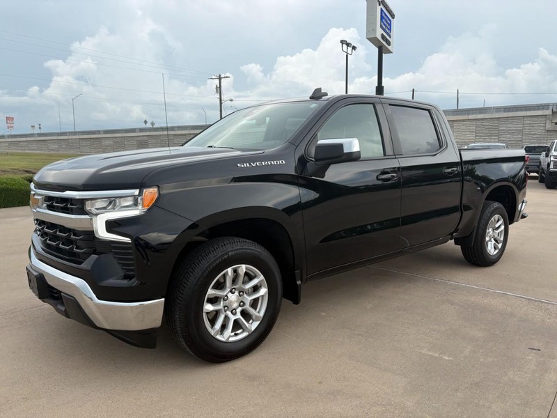 Chevrolet Silverado 1500 Vehicle Full-screen Gallery Image 2