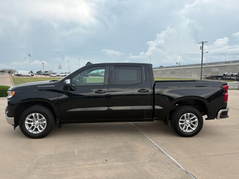 Chevrolet Silverado 1500 Vehicle Full-screen Gallery Image 3