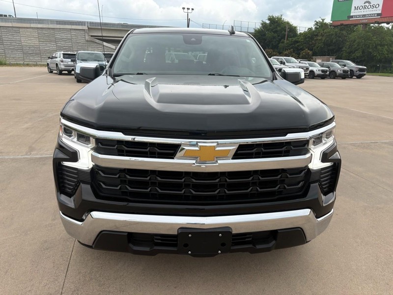 Chevrolet Silverado 1500 Vehicle Full-screen Gallery Image 9