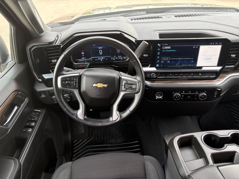 Chevrolet Silverado 1500 Vehicle Full-screen Gallery Image 17