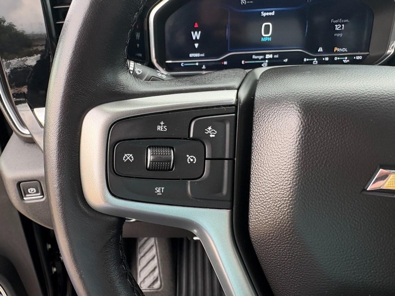 Chevrolet Silverado 1500 Vehicle Full-screen Gallery Image 23