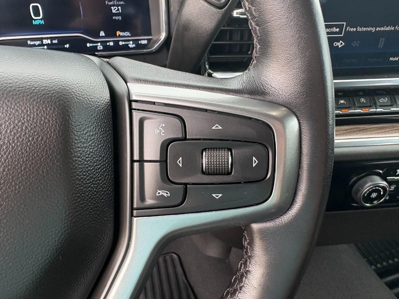 Chevrolet Silverado 1500 Vehicle Full-screen Gallery Image 24