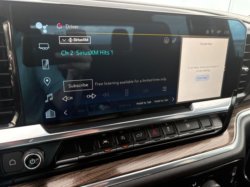Chevrolet Silverado 1500 Vehicle Full-screen Gallery Image 26
