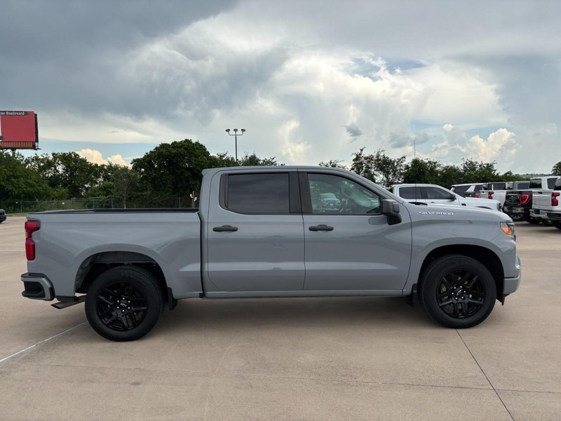 Chevrolet Silverado 1500 Vehicle Full-screen Gallery Image 7