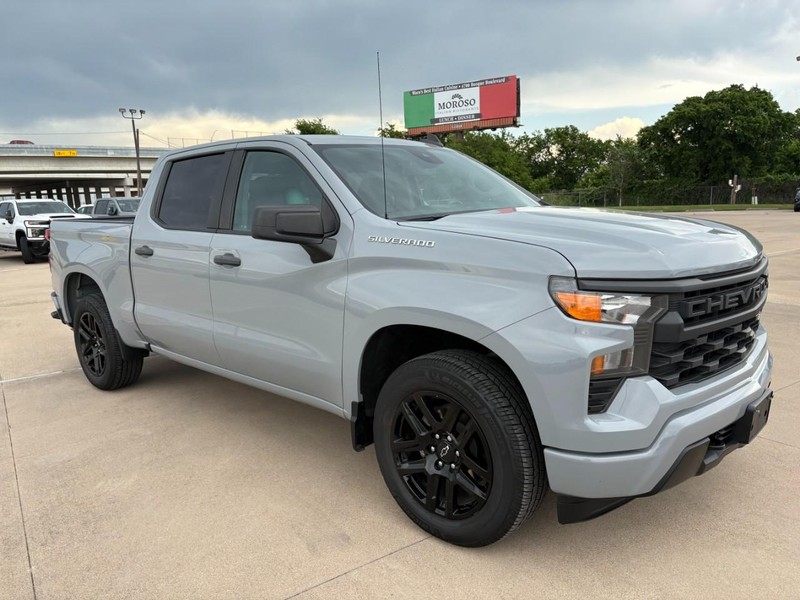 Chevrolet Silverado 1500 Vehicle Full-screen Gallery Image 8