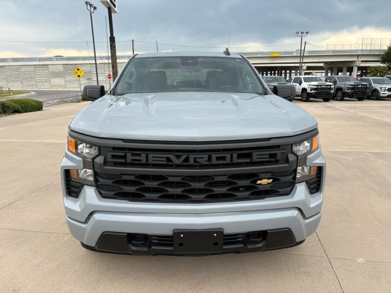 Chevrolet Silverado 1500 Vehicle Full-screen Gallery Image 9