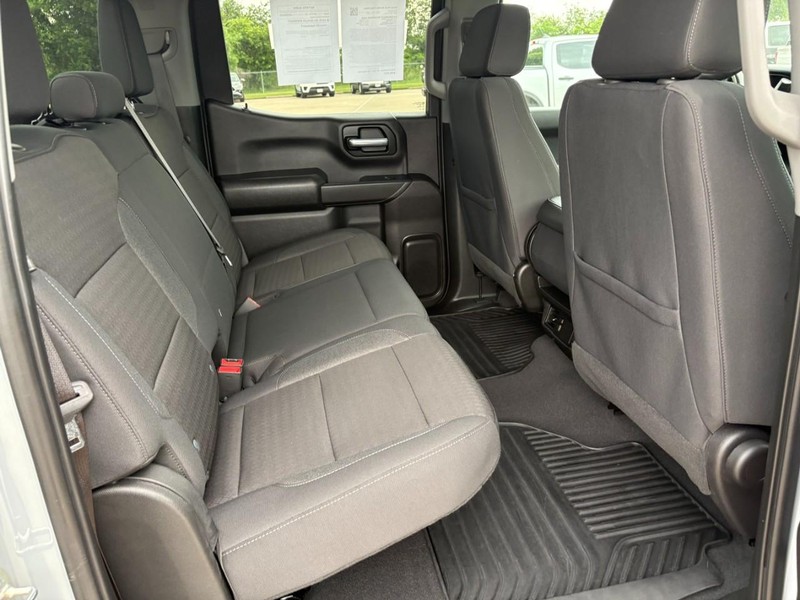 Chevrolet Silverado 1500 Vehicle Full-screen Gallery Image 19