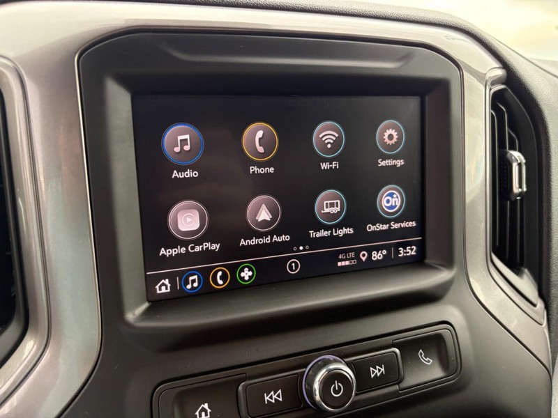 Chevrolet Silverado 1500 Vehicle Full-screen Gallery Image 26