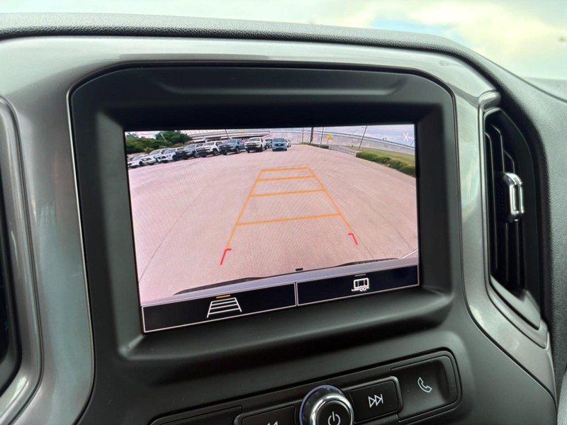 Chevrolet Silverado 1500 Vehicle Full-screen Gallery Image 27