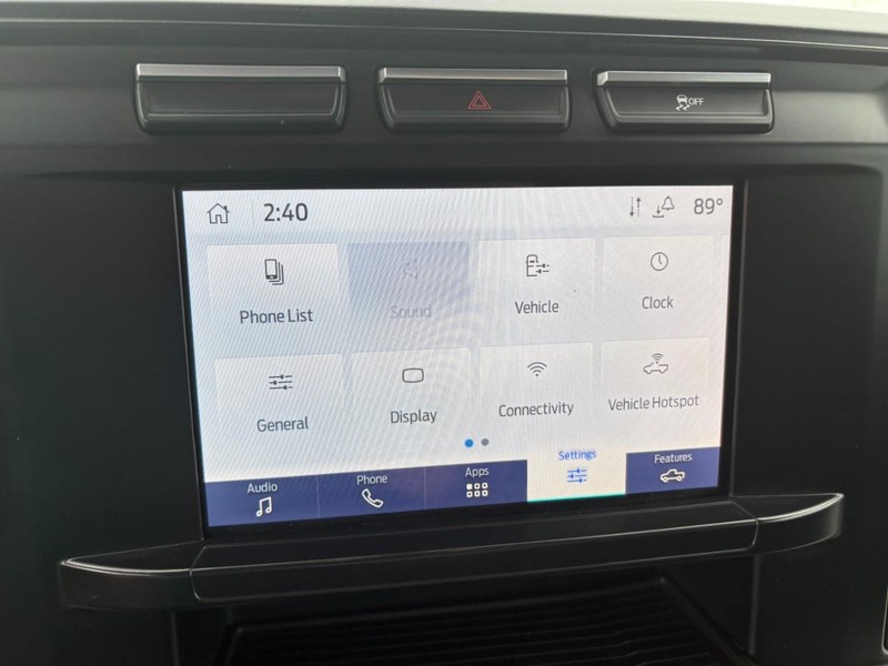 Ford Super Duty F-250 SRW Vehicle Full-screen Gallery Image 29